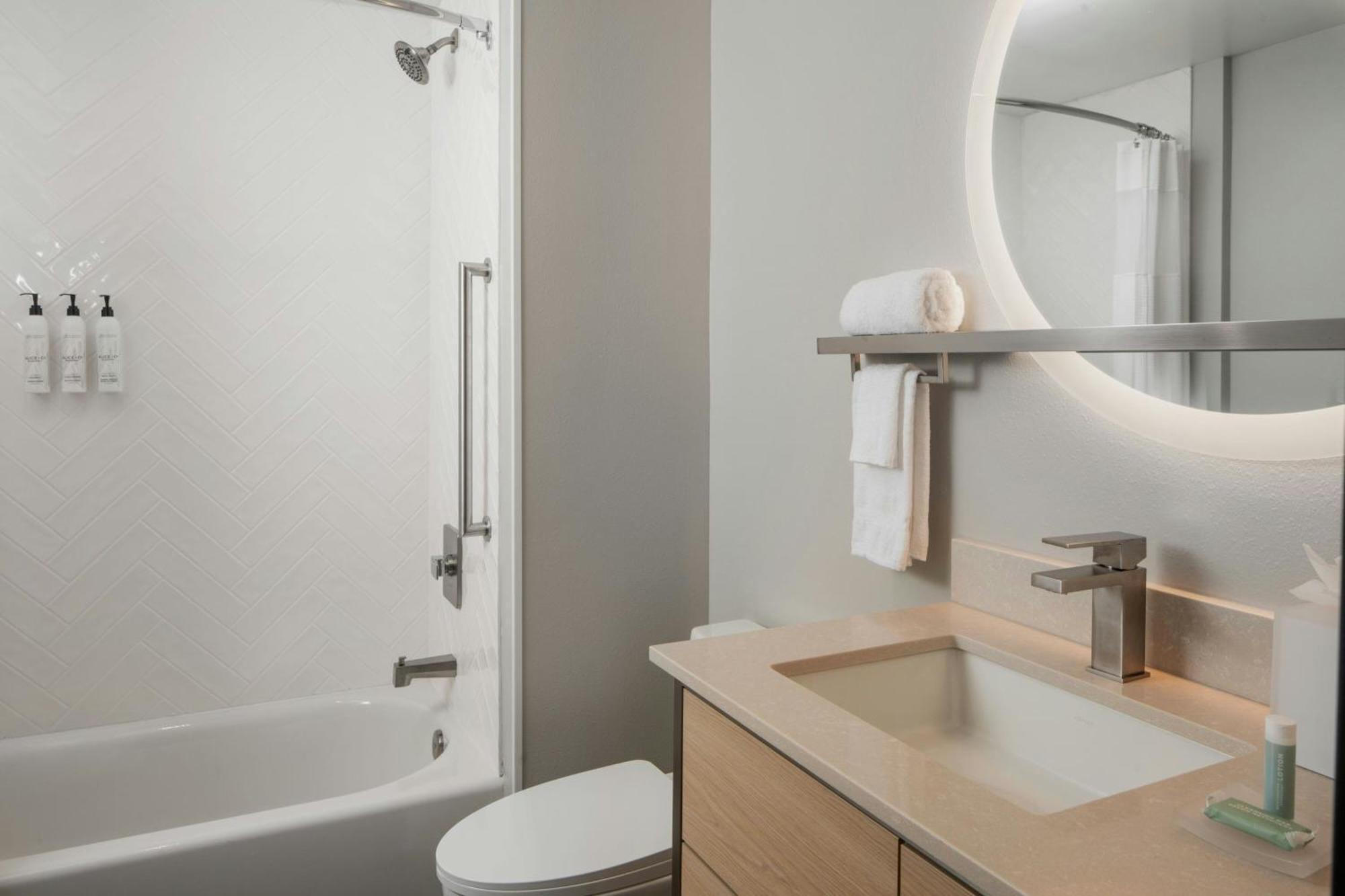 Towneplace Suites By Marriott Pensacola West I-10 Ferry Pass Eksteriør billede