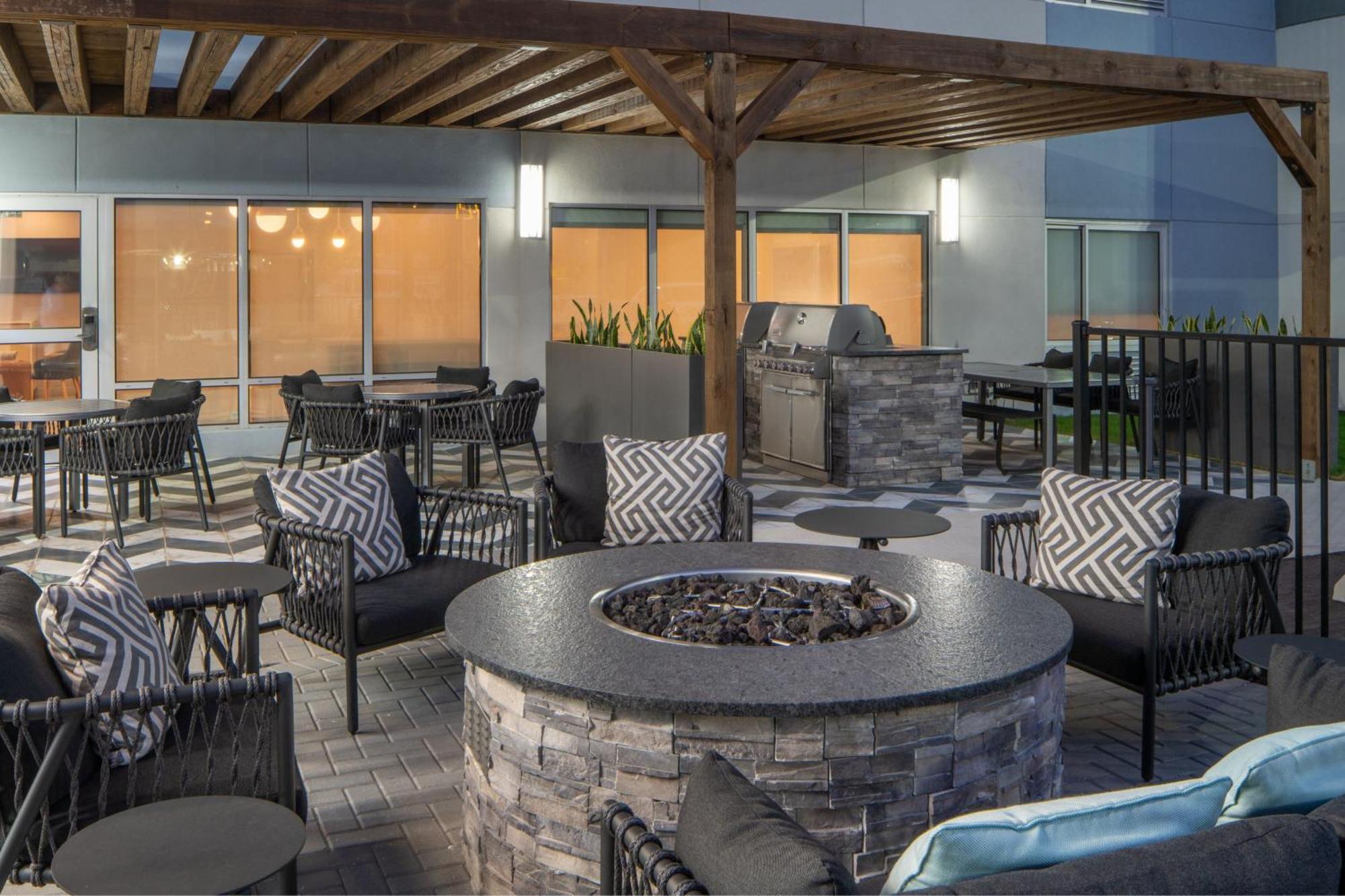 Towneplace Suites By Marriott Pensacola West I-10 Ferry Pass Eksteriør billede